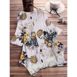 Plus Size - Plus Size, Women'S Plus Size V-Neck Floral Print Blouse - Casual Loose Fit, Asymmetrical Hem, Lightweight Non-Stretch Fabric, Spring Fashion Top with Butterfly & Floral Design, Ladies Blouses, Vneck Blouse, Printed Blouse, Gentle Loungewear, Soft Texture, Worn with Office Lounge, Ideal Women Gift, Top Tees, Work Wardrobe, Made from Solid Machine Washable High Soft Fabric Casually Sweptforward Design